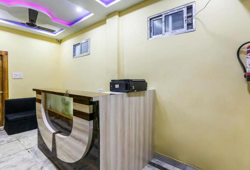 ホテル O Red Velvet Classic Near Netaji Subhash Chandra Bose International Airport