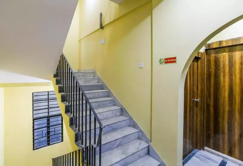 ホテル O Red Velvet Classic Near Netaji Subhash Chandra Bose International Airport