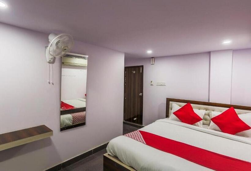 ホテル O Red Velvet Classic Near Netaji Subhash Chandra Bose International Airport