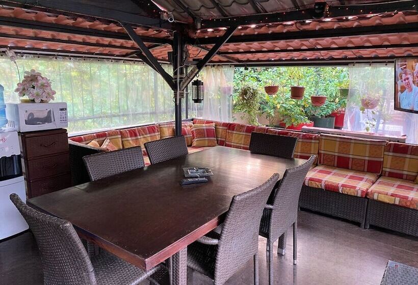 پانسیون Garden Master Bedrooms Residence