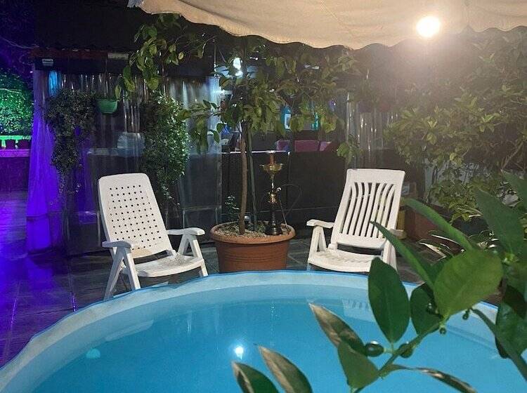 پانسیون Garden Master Bedrooms Residence