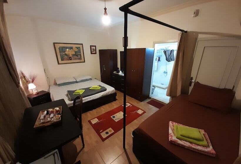 پانسیون Garden Master Bedrooms Residence