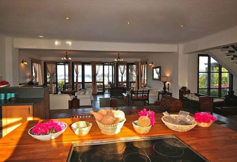 Villa Paradise On The Ocean