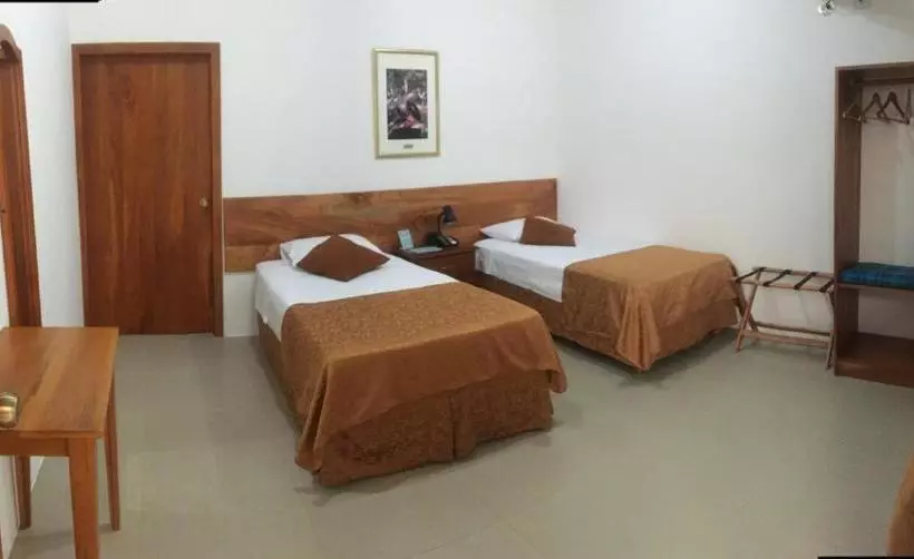 Hotelli New Galapagos Hostelling