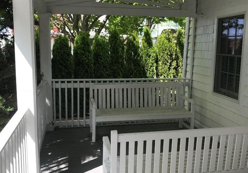 צימר Harpoon House