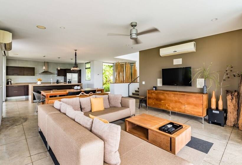 Luna Magnifica   Luna 18