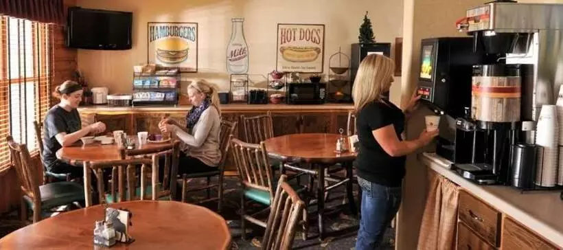 Boarders Inn & Suites By Cobblestone Hotels In Waukon