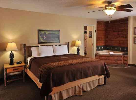 Boarders Inn & Suites By Cobblestone Hotels In Waukon