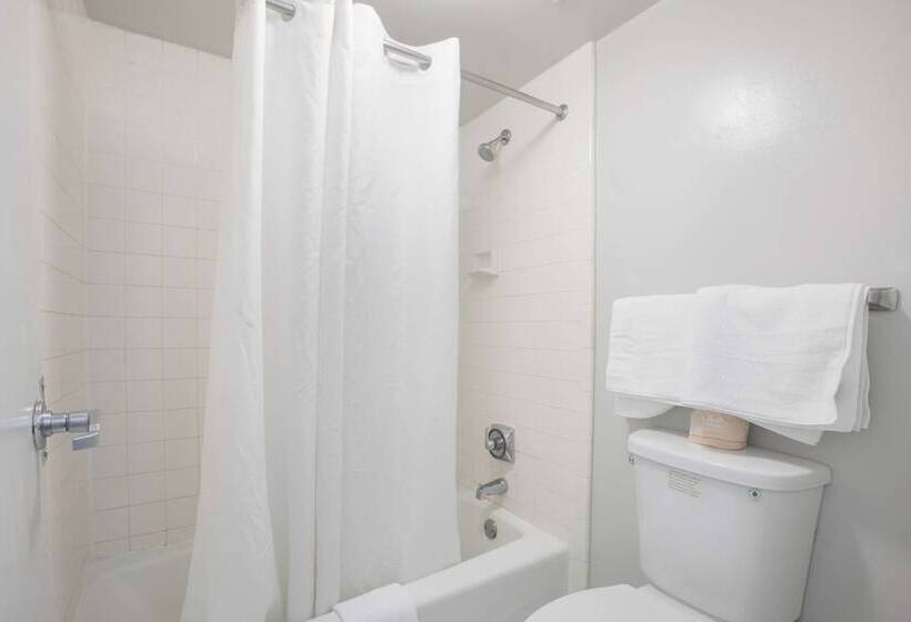 فندق Americas Best Value Inn Stockbridge