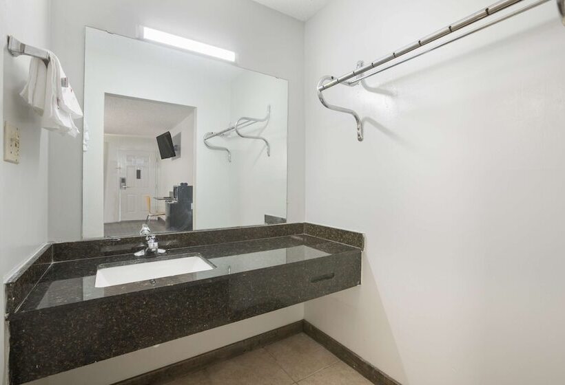 فندق Americas Best Value Inn Stockbridge