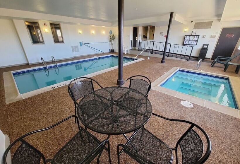 Отель Baymont By Wyndham Pueblo