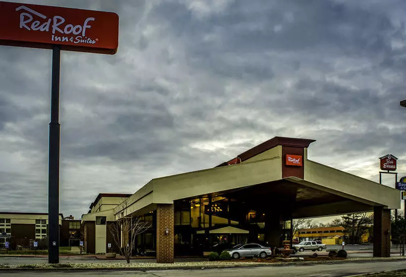 Отель Red Roof Inn & Suites Terre Haute