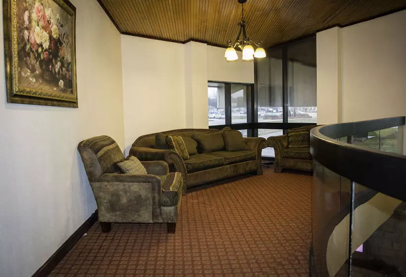 Отель Red Roof Inn & Suites Terre Haute