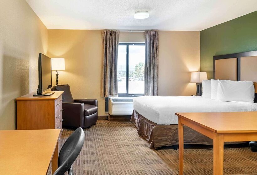 هتل Extended Stay America Select Suites   Detroit   Warren
