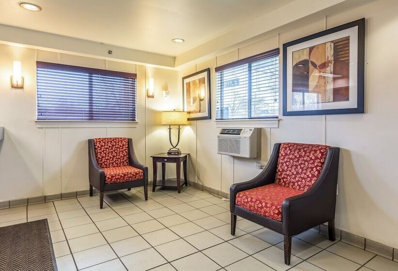 בית מלון כפרי Hometowne Studios By Red Roof Louisville