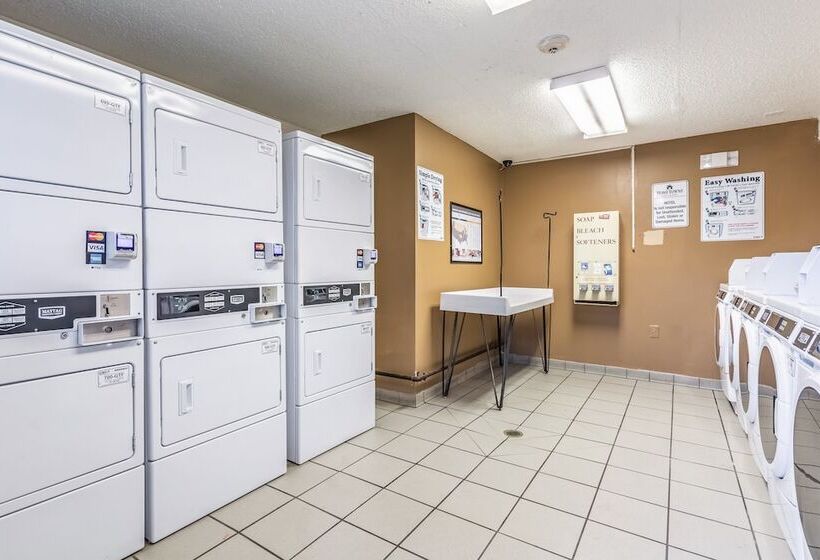 בית מלון כפרי Hometowne Studios By Red Roof Louisville