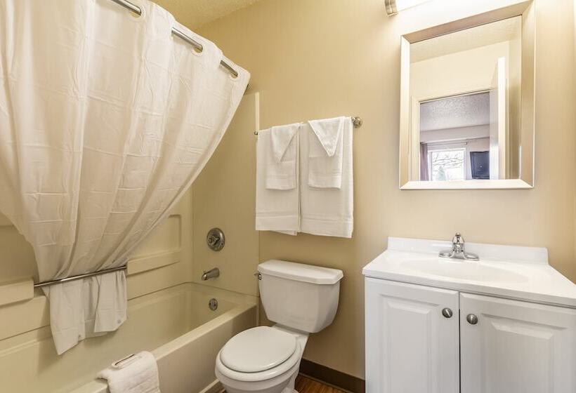 בית מלון כפרי Hometowne Studios By Red Roof Louisville