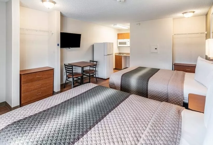 فندق Hometowne Studios By Red Roof Louisville