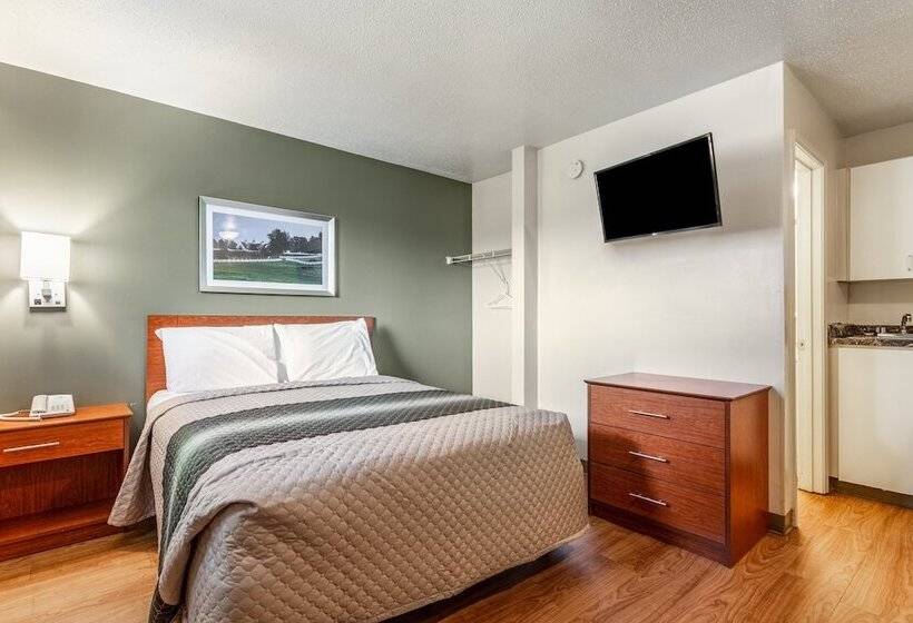 בית מלון כפרי Hometowne Studios By Red Roof Louisville