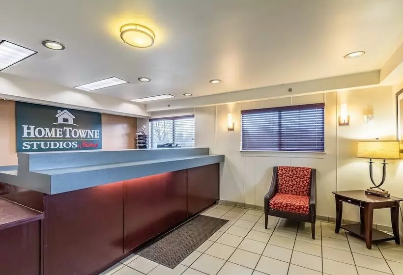 فندق Hometowne Studios By Red Roof Louisville