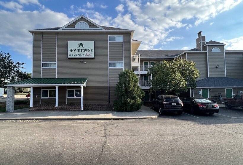 בית מלון כפרי Hometowne Studios By Red Roof Louisville