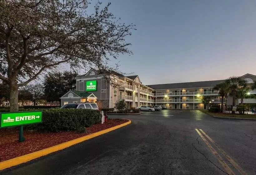 هتل Hometowne Studios By Red Roof Orlando South