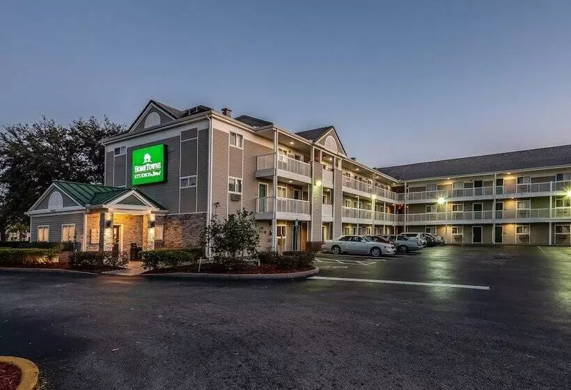 هتل Hometowne Studios By Red Roof Orlando South