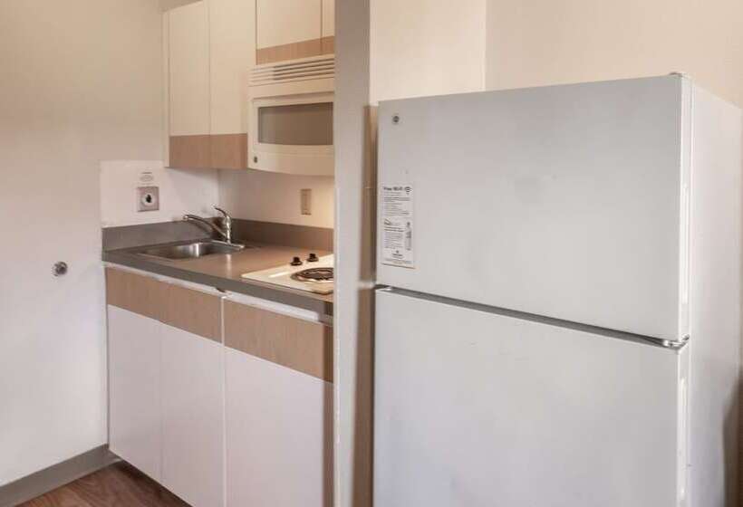 בית מלון כפרי Hometowne Studios By Red Roof Orlando South