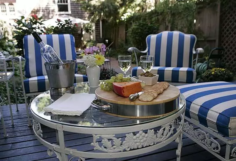 ホテル Morgan State House Inn