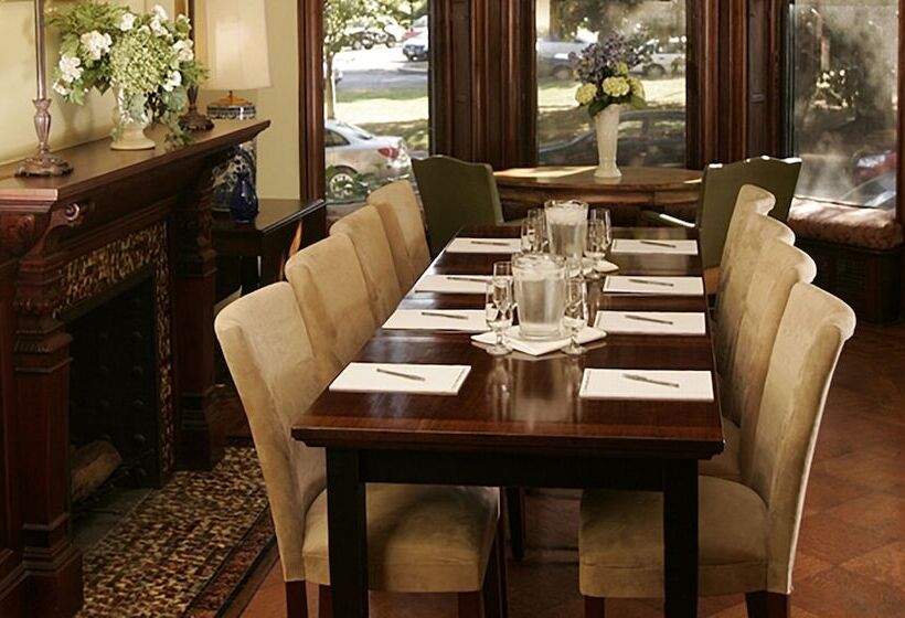 فندق Morgan State House Inn