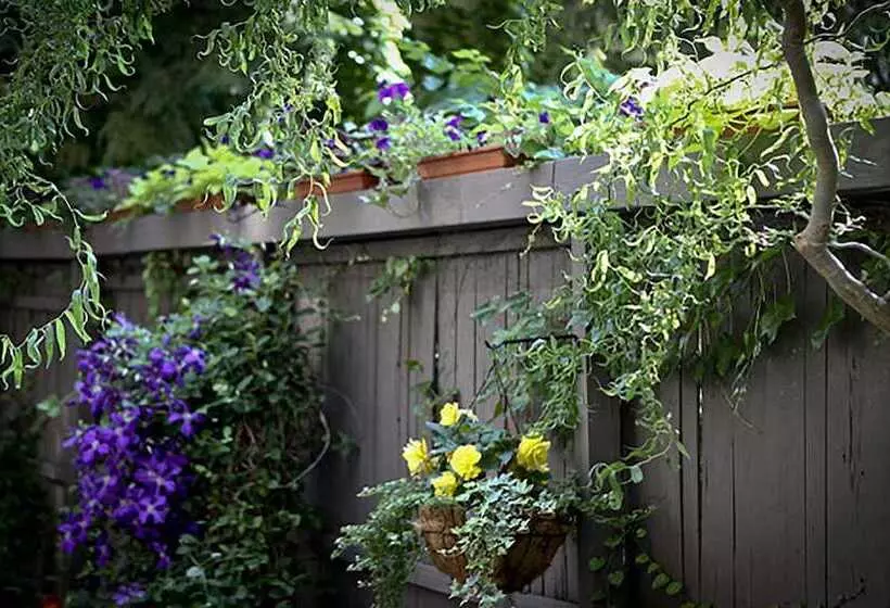 ホテル Morgan State House Inn