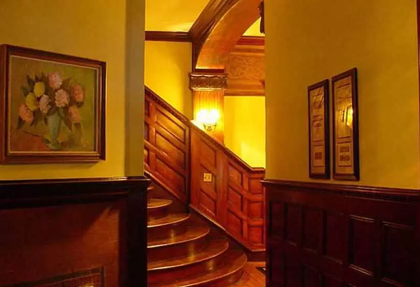 ホテル Morgan State House Inn