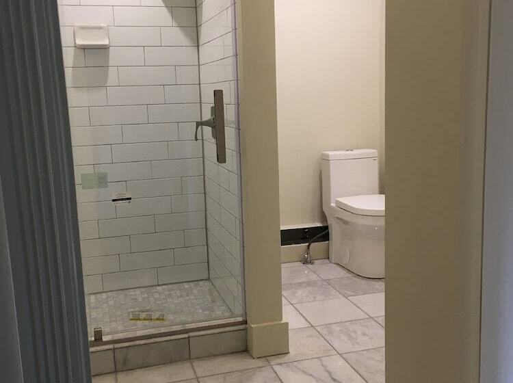 فندق Morgan State House Inn