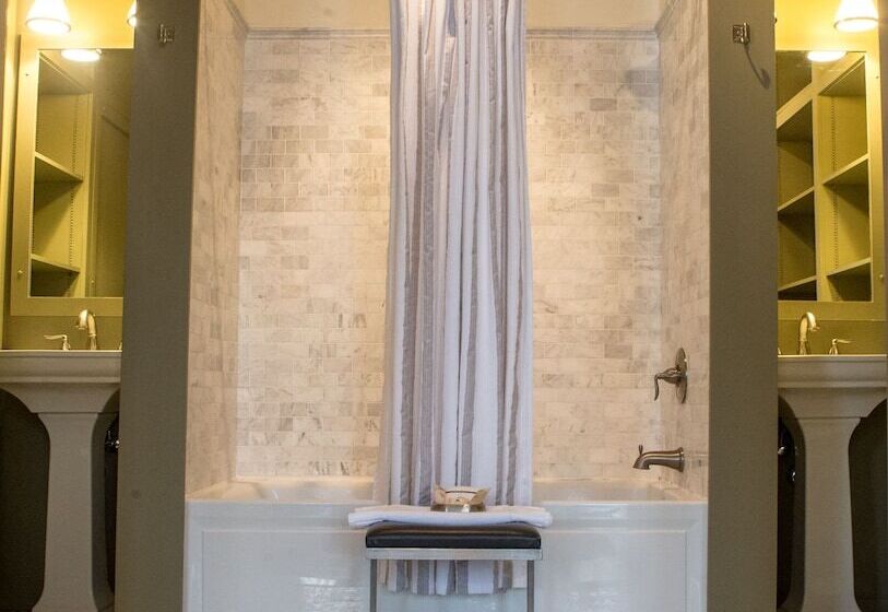 فندق Morgan State House Inn