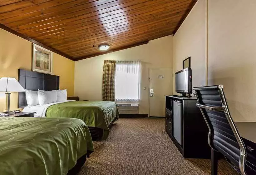 호텔 Quality Inn