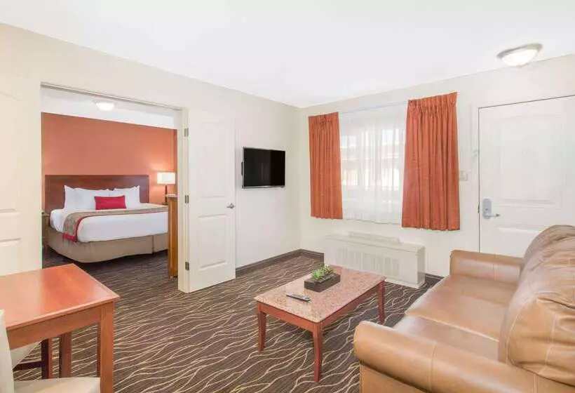 Ramada By Wyndham Elko Hotel At Stockmen S Casino