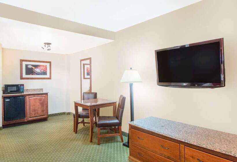 Ramada By Wyndham Elko Hotel At Stockmen S Casino