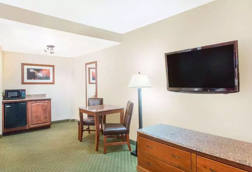 Ramada By Wyndham Elko Hotel At Stockmen S Casino