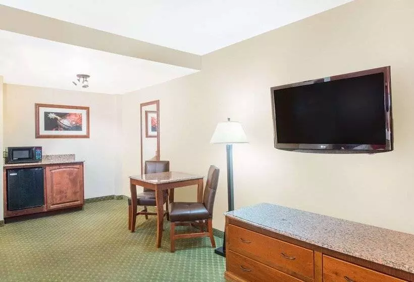 Ramada By Wyndham Elko Hotel At Stockmen S Casino