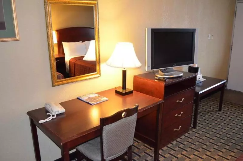 فندق Quality Inn Detroit Downtown