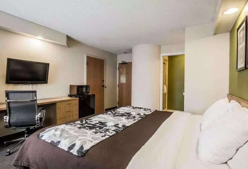 فندق Rodeway Inn At Six Flags