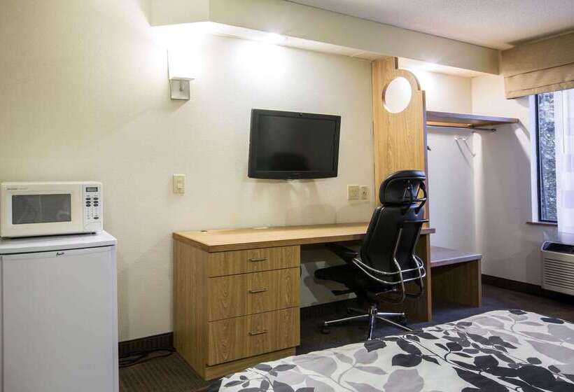 هتل Rodeway Inn At Six Flags