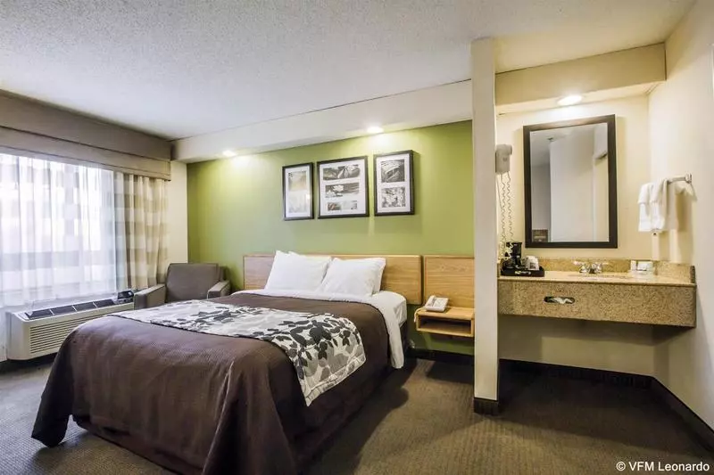 فندق Rodeway Inn At Six Flags