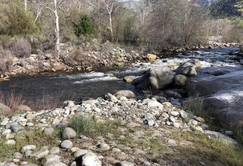 ホテル Sierra Lodge Three Rivers