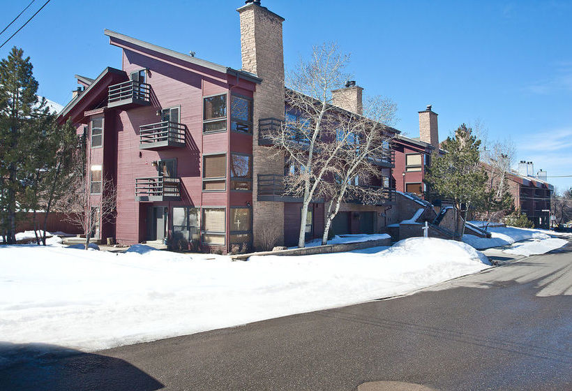 هتل Silver Cliff Park City Condos