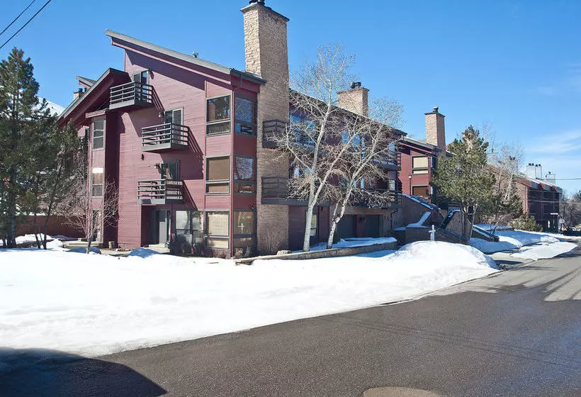 Отель Silver Cliff Park City Condos
