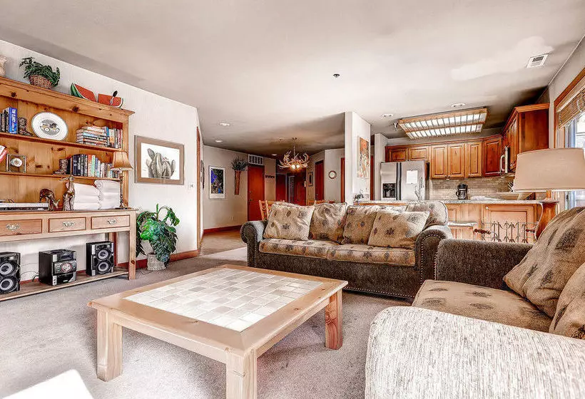 Отель Silver Cliff Park City Condos