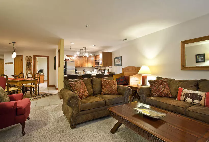Отель Silver Cliff Park City Condos