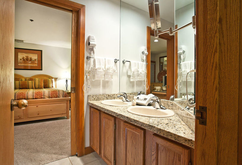 هتل Silver Cliff Park City Condos