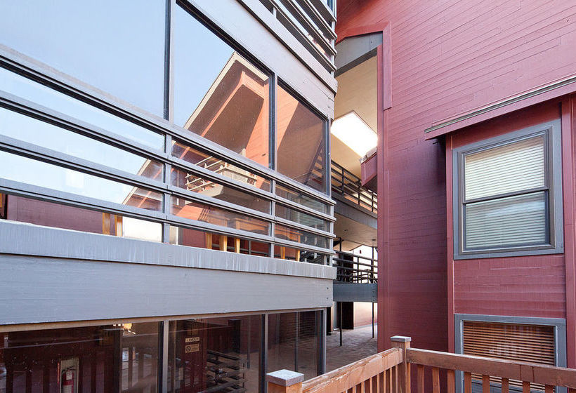 هتل Silver Cliff Park City Condos